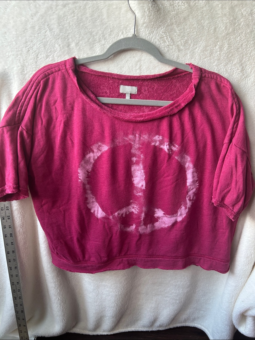 True craft Women’s Pink Short-Sleeve Cropped Tee with Graphic L